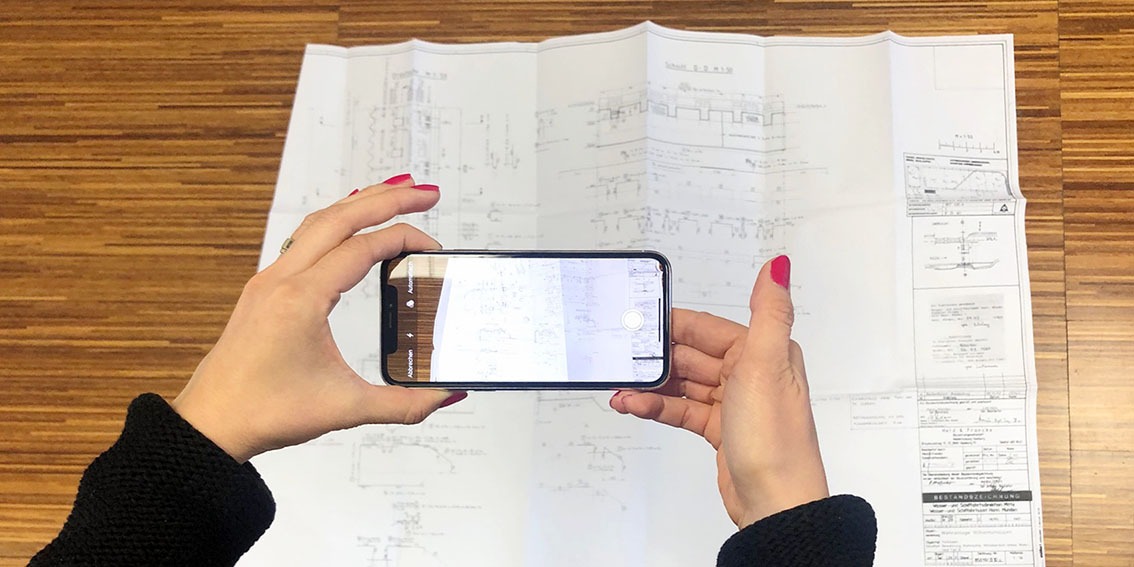 Papierpläne kontaktlos weitergeben: per Scanfunktion am Smartphone