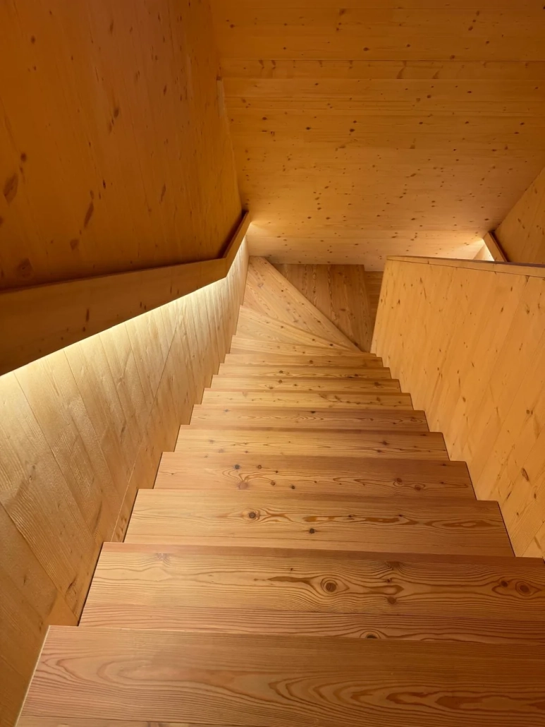 Santnerpasshuette Treppenhaus Holz